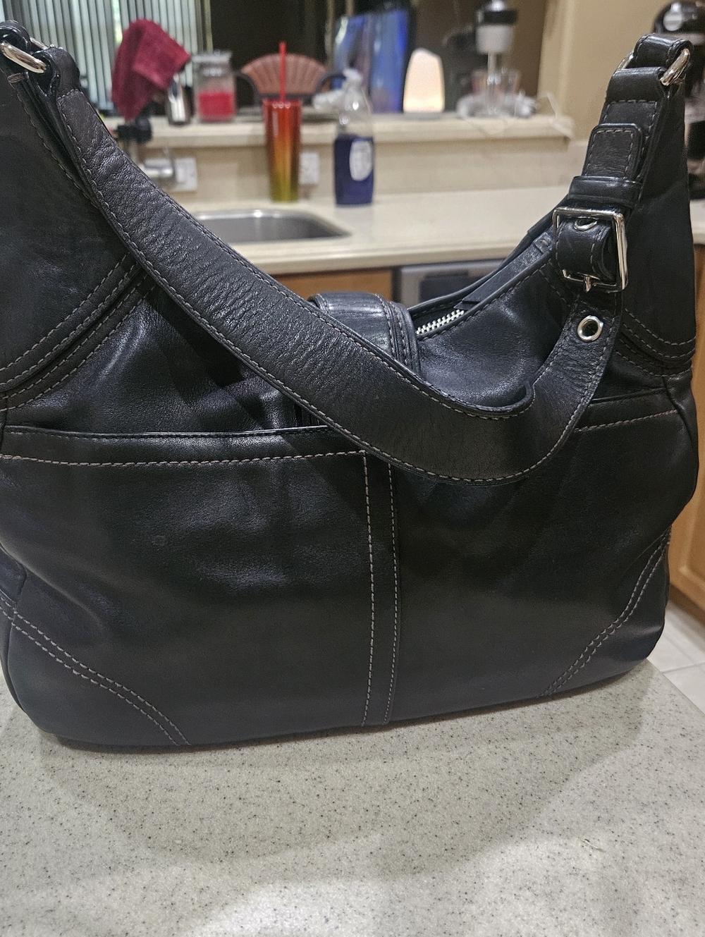 COACH VINTAGE HANDBAG, Black Leather Coach Purse - Picture 4 of 5
